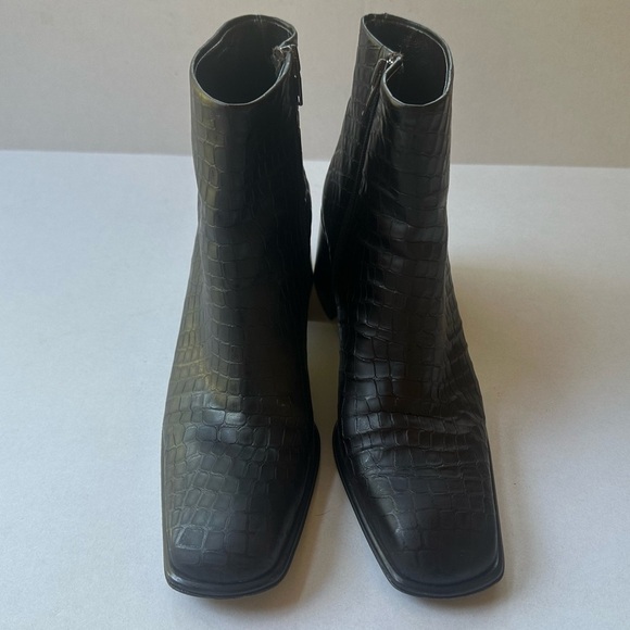 Via Spiga Vtg Dark Brown Croc Embossed Leather Square Toe Ankle Boots 9 Narrow - Picture 4 of 12